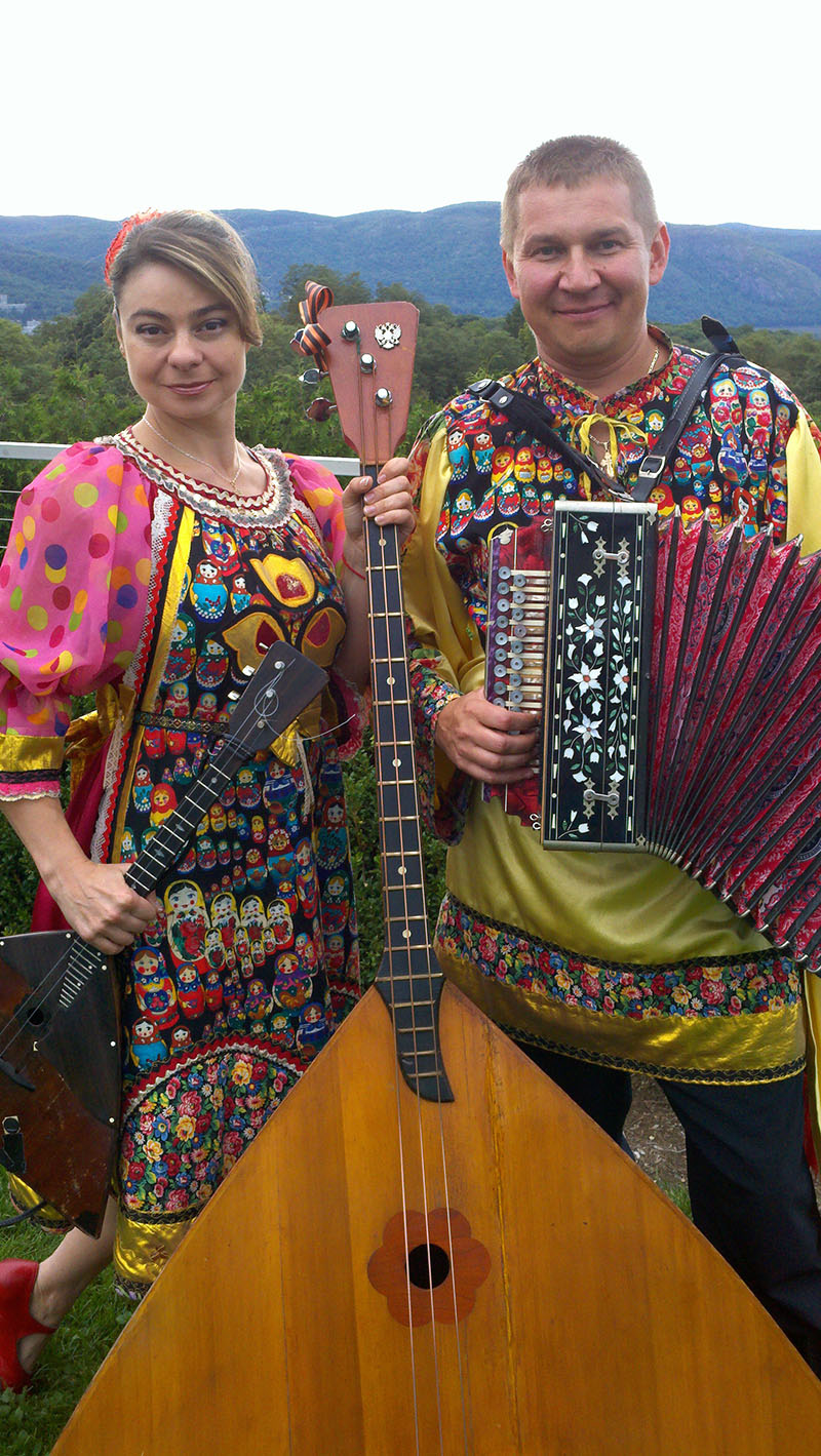 Barynya  Russian Music Duo, Balalaika, Garmoshka, Guitar, singers, Mikhail Smirnov, Elina Karokhina